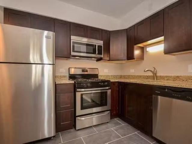 Condo for rent in Addison