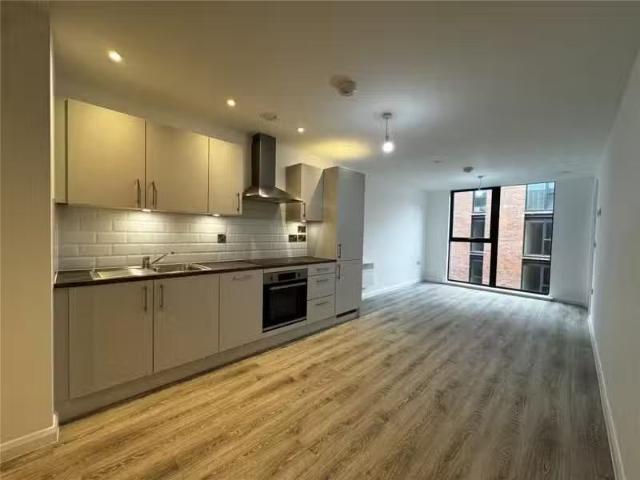 Apartment for rent in Hatch End, Greater London