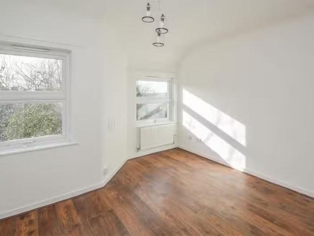 Apartment for rent in The Galleries, Navestock Side