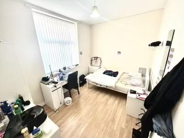 House for rent in Brook Street, Bourne Vale