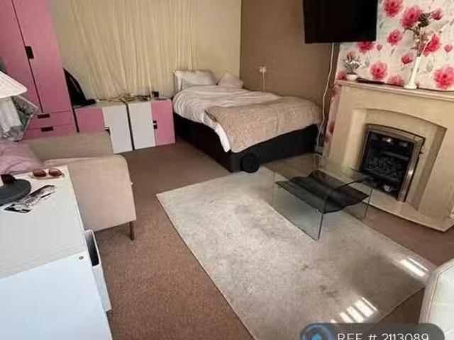 House for rent in Lee Bank, Greater Manchester