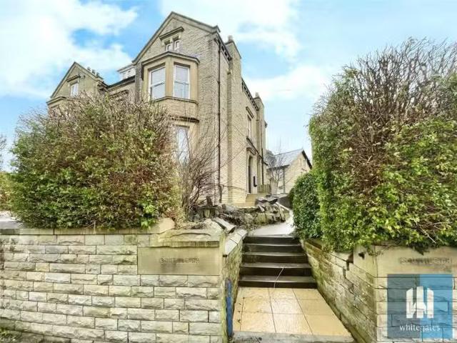 House for rent in Huddersfield, West Yorkshire