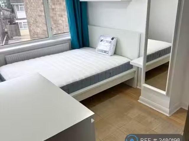 House for rent in Navestock Side, Essex