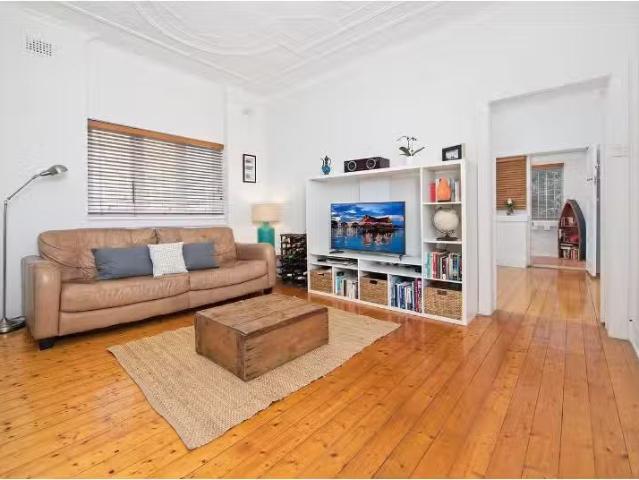 Apartment for rent in Seven Ways, Sydney