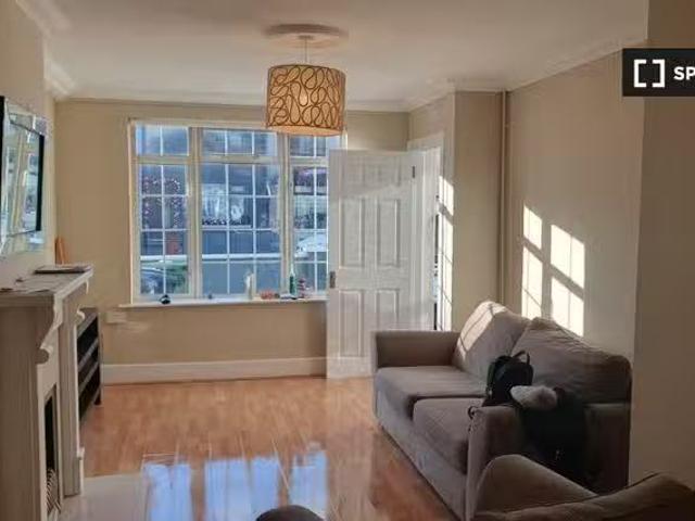 Apartment to rent in Bluebell, North Tipperary