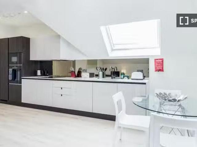 Apartment for rent in Surbiton, Greater London