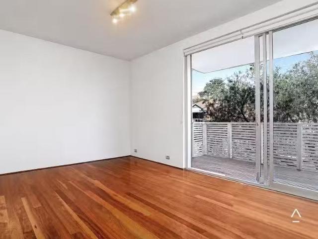 Apartment for rent in Lower North Shore, Sydney