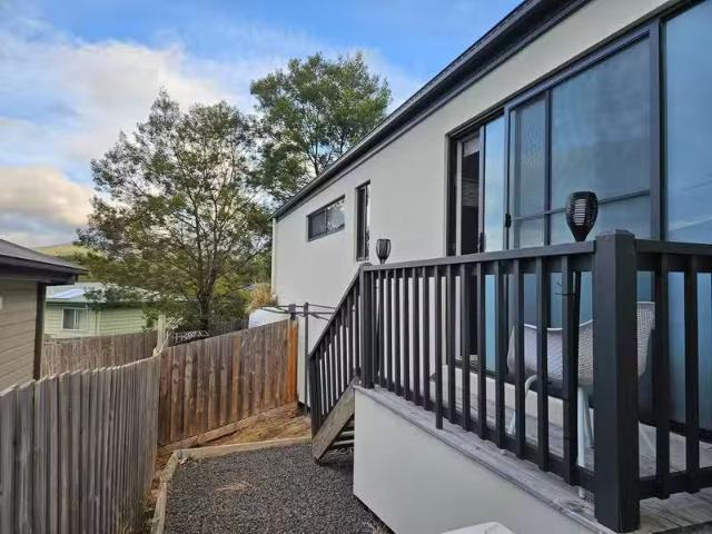 House for rent in Churchill, Victoria