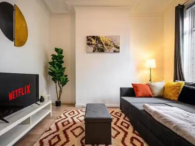 Apartment for rent in Oldham Edge, Pendock