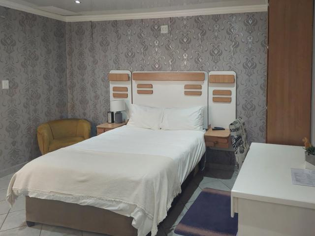 Apartment for rent in Pienaarsdorp, Matlosana Local Municipality