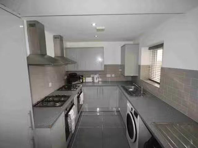 Apartment for rent in Kensington, Calderstones