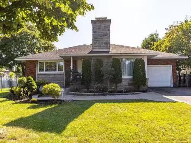 House for rent in Mont-royal, Quebec