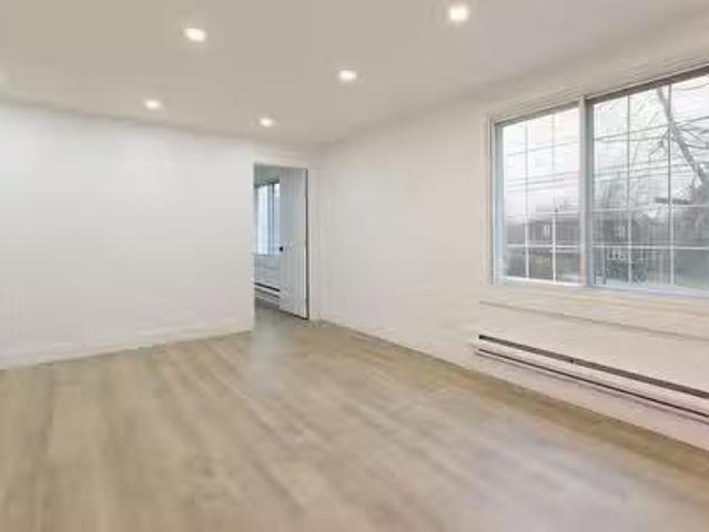 Apartment for rent in Dorval, Quebec