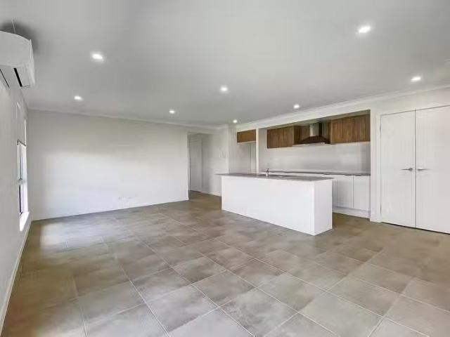 House for rent in Mount Larcom, Queensland