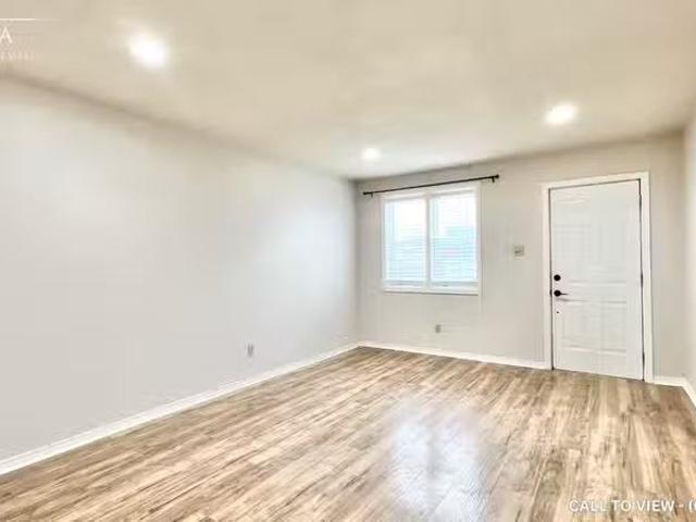 Condo for rent in Ontario