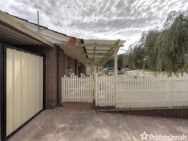 House for rent in Forrestfield, Western Australia