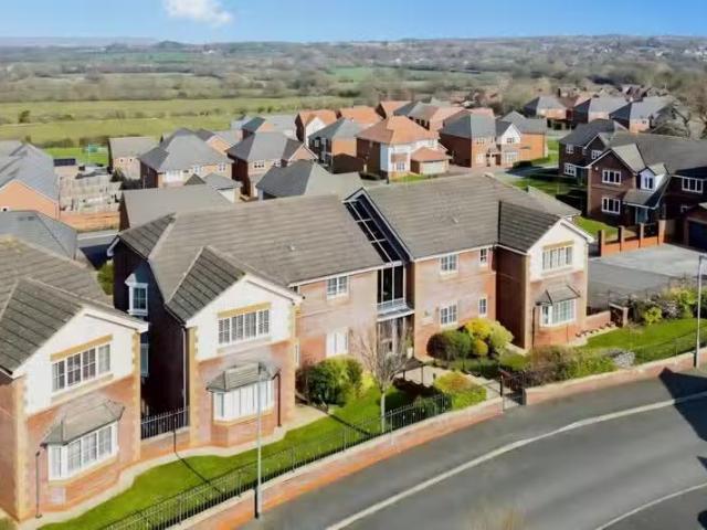 Apartment for rent in Mynydd Isa, Wales