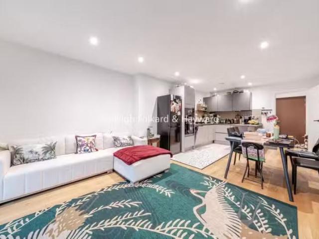House for rent in London Borough of Merton, Mitcham