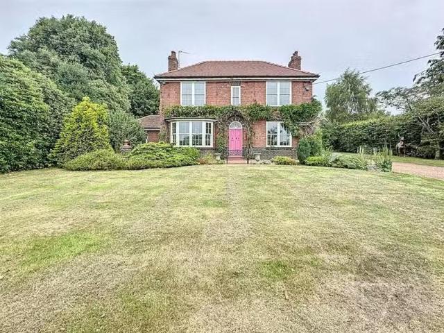 House for rent in Roby Mill, Lancashire