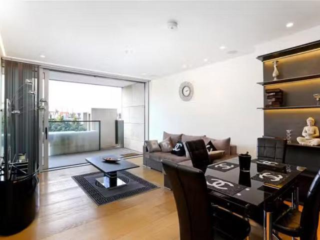 Apartment for rent in Victoria, Greater London