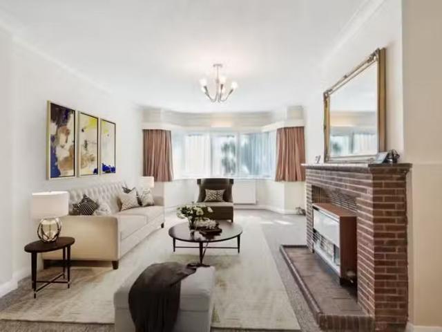 House for rent in Hatch End, Greater London