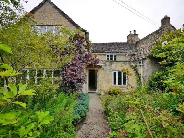 House for rent in Fossebridge, Gloucestershire