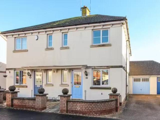 House for rent in Calderstones