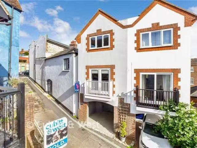 House for rent in Littlecote, West Sussex
