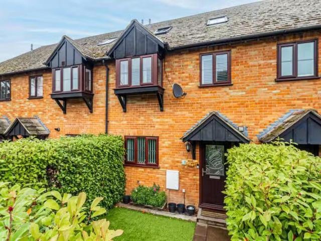 House for rent in Five Acres, Hertfordshire