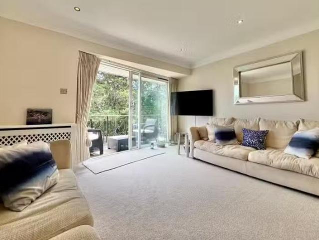 Apartment for rent in Canford Cliffs, Poole