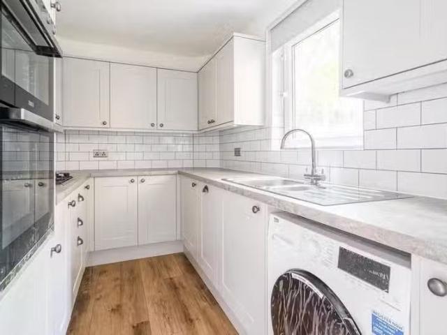Apartment for rent in Lakeside, Rodbourne