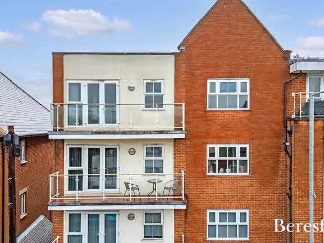 Apartment for rent in Pilgrims' Hatch, Navestock Side
