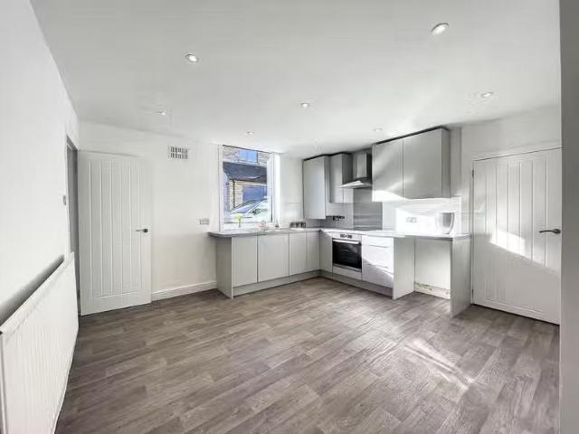 House for rent in Chelsea, Cat Hill