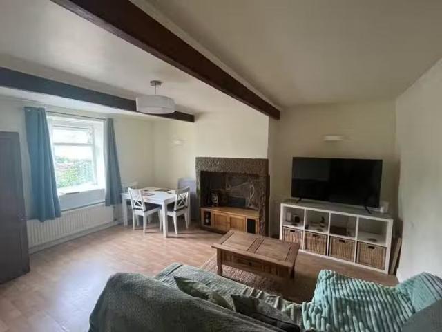 House for rent in Baildon, Esholt