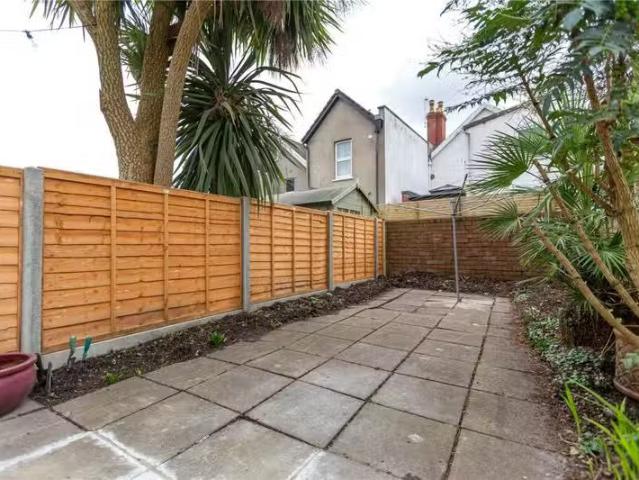 House for rent in Lawford, Dale Hill