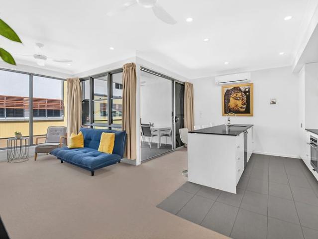 Townhouse for rent in Emerald Lakes, Gold Coast City