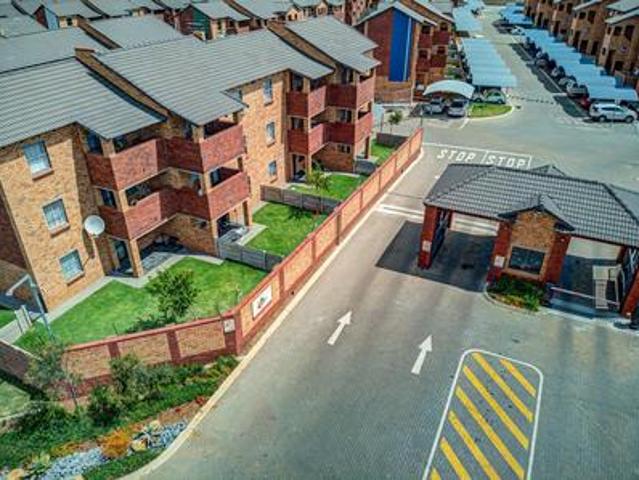 Apartment for sale in Vosloorus, Gauteng