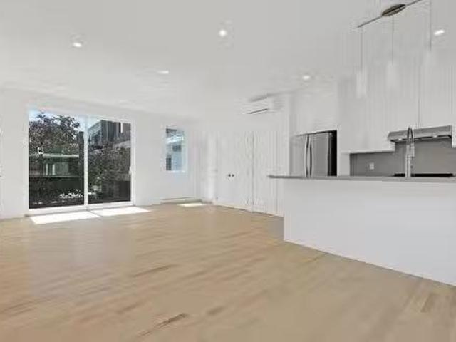 Apartment for rent in St. Leonard's, Quebec