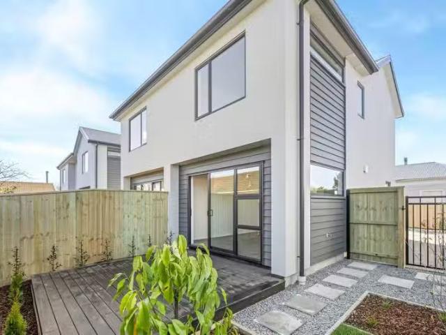 House for rent in Chaslands, Canterbury