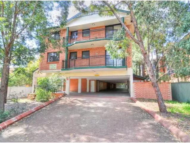 Apartment for rent in Toongabbie, Sydney