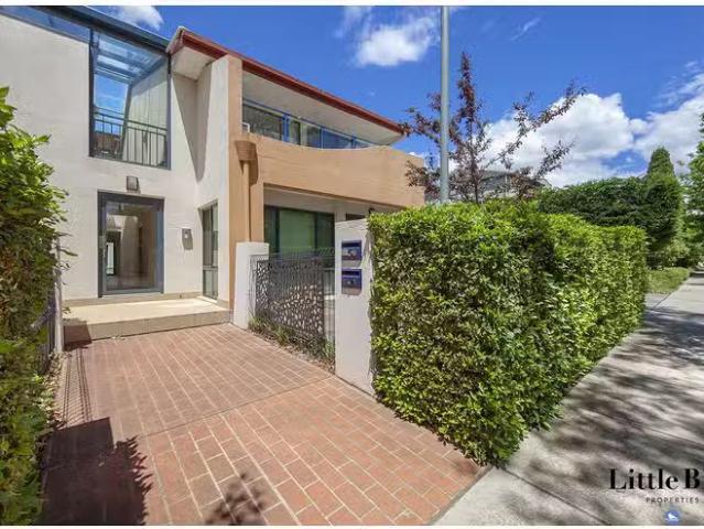 Apartment for rent in Braddon, North Canberra