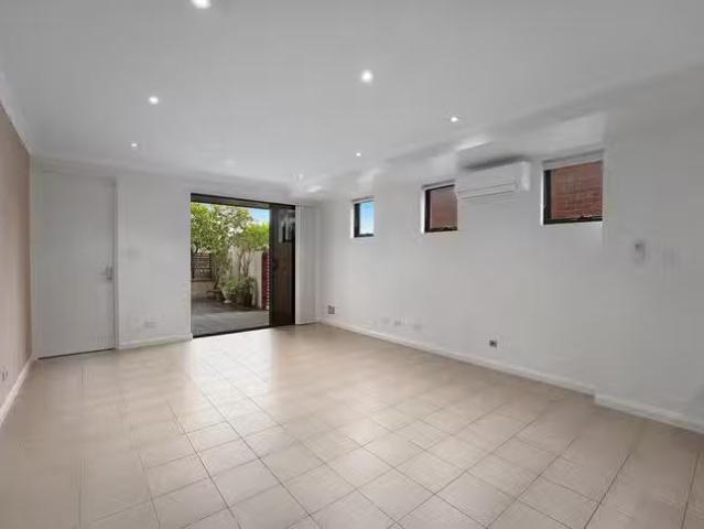 House for rent in Cockburn, Western Australia