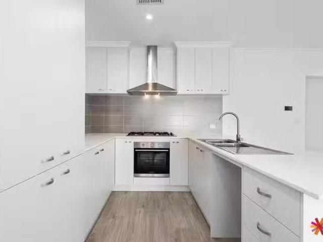 House for rent in Como, Western Australia