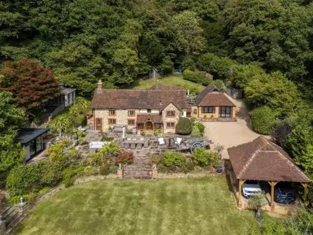 House for rent in Fole, Surrey