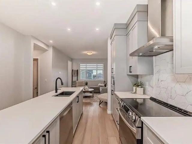 House for rent in Glacier Ridge, Calgary