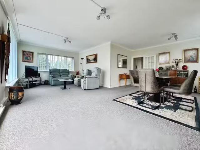 Apartment for rent in Branksome Park, Poole