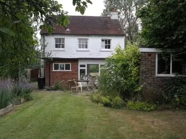 House for rent in Perryfields, West Sussex