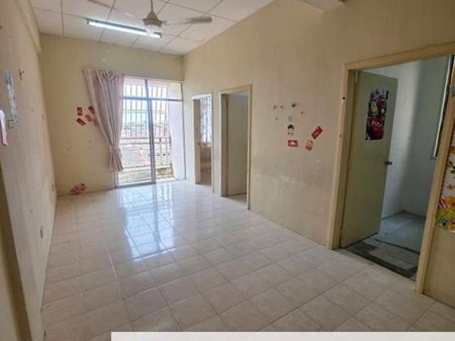 Condominium for sale in Malaka