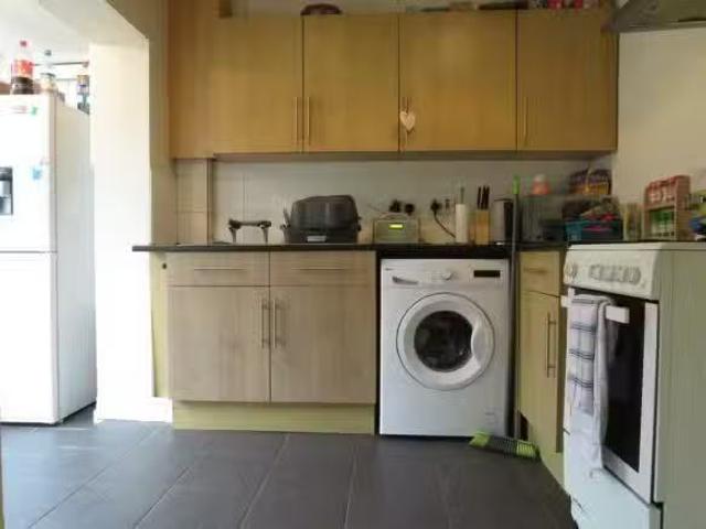 House for rent in Stocking Farm, Old Wharf
