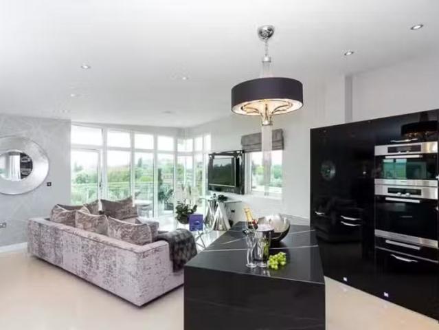 House for rent in Alexandria, Scotland